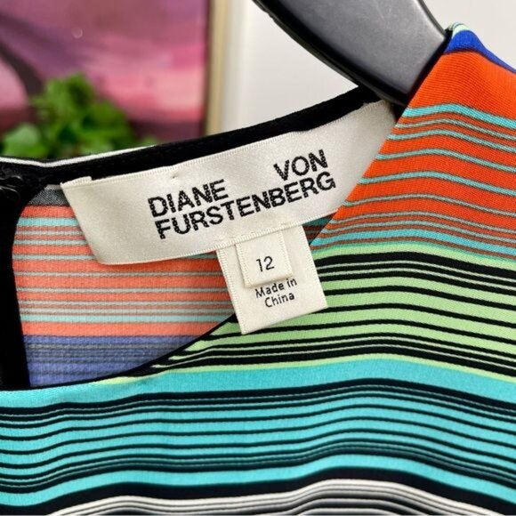 Diane von Furstenberg Short-Sleeve Tailored Dress Size 12 - Picture 8 of 12